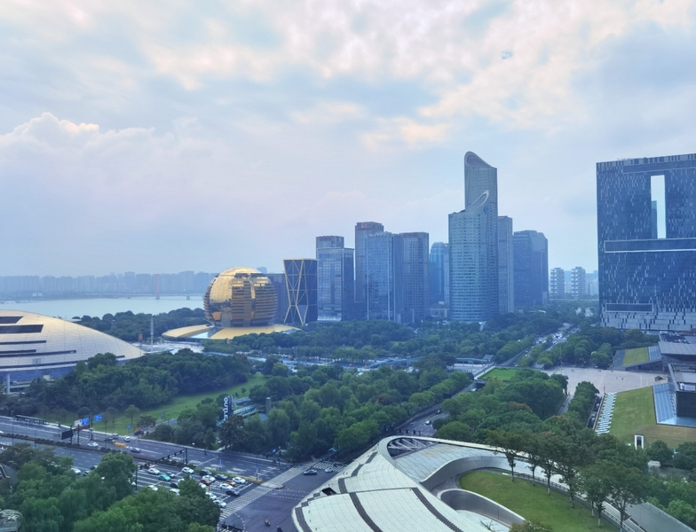 来福士广场出租-423.55m²-标准交付